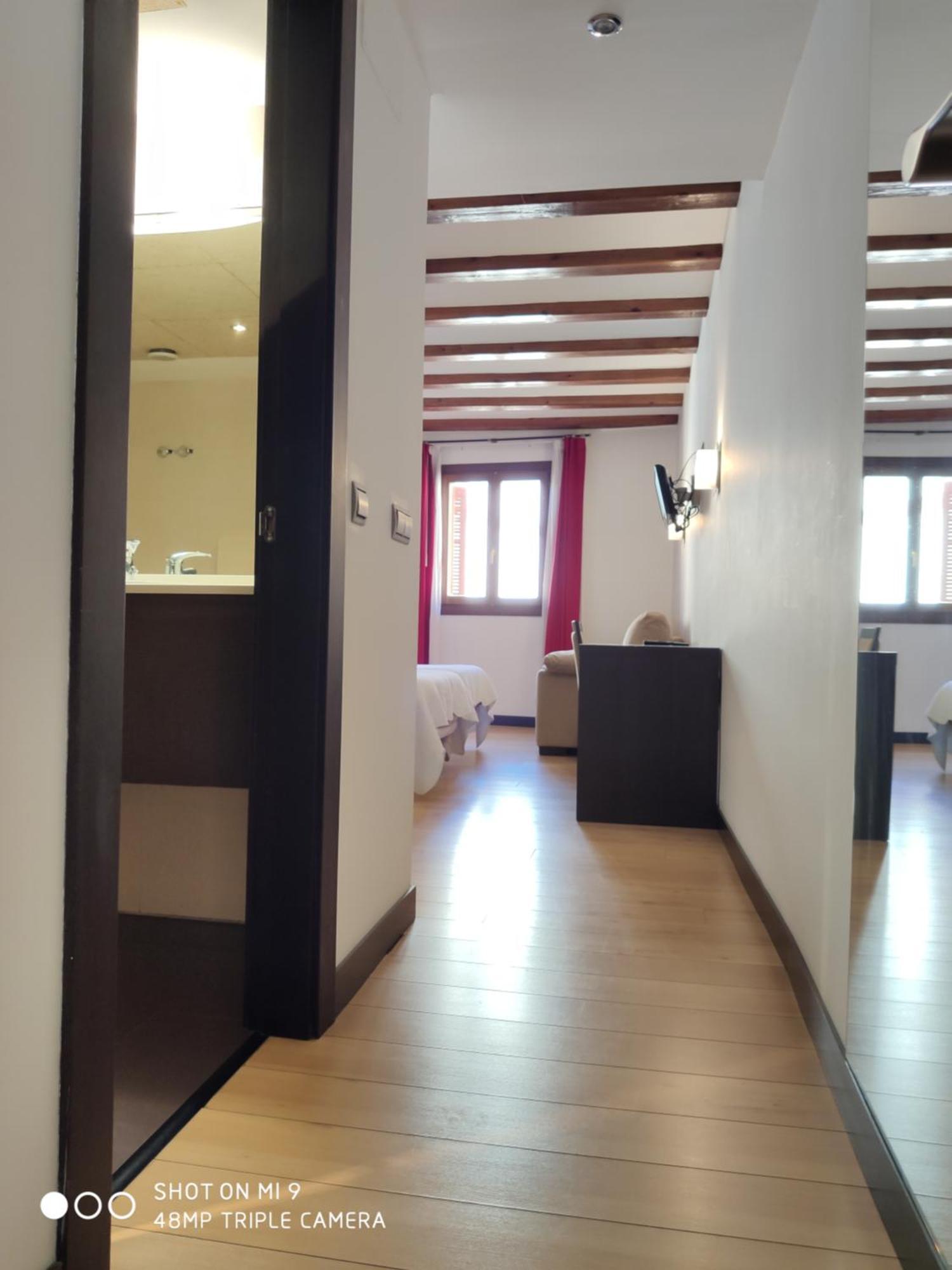 Hotel Rey Sancho Navarrete Rum bild